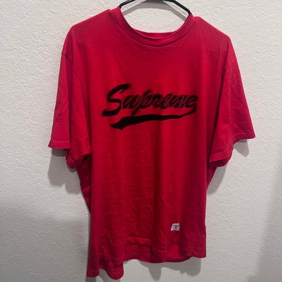 Supreme T shirt - Picture 2 of 3